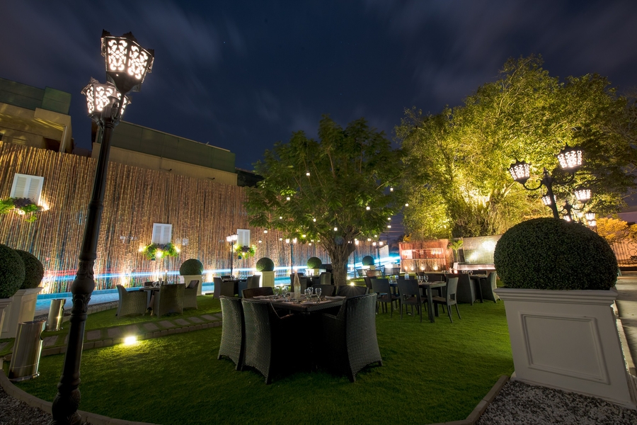 dating restaurants in karachi